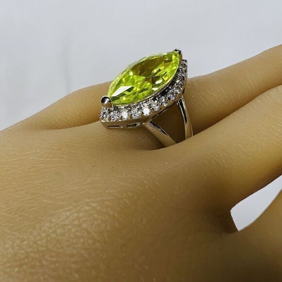 Vintage Ring Sz 7 Beautiful Green Clear Crystal CZ Oval Eye Silver Plate 1454 - Picture 4 of 16